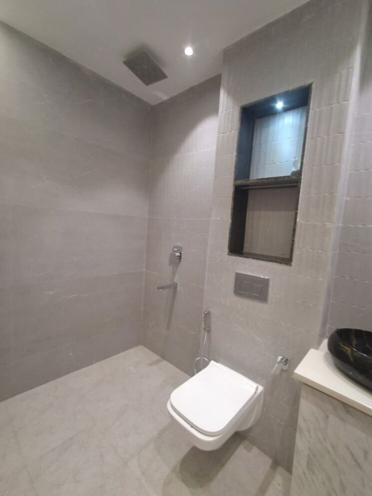 Bathroom, sector 57 3.5 Bedroom 2025 Sq.Ft. Builder Floor In Sector 57 Gurgaon 9731195
