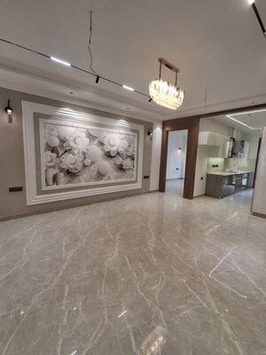 Room in 3.5 BHK Builder Floor at Sector 57 – for Sale