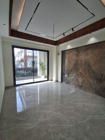 Room in 3.5 BHK Builder Floor at Sector 57 – for Sale