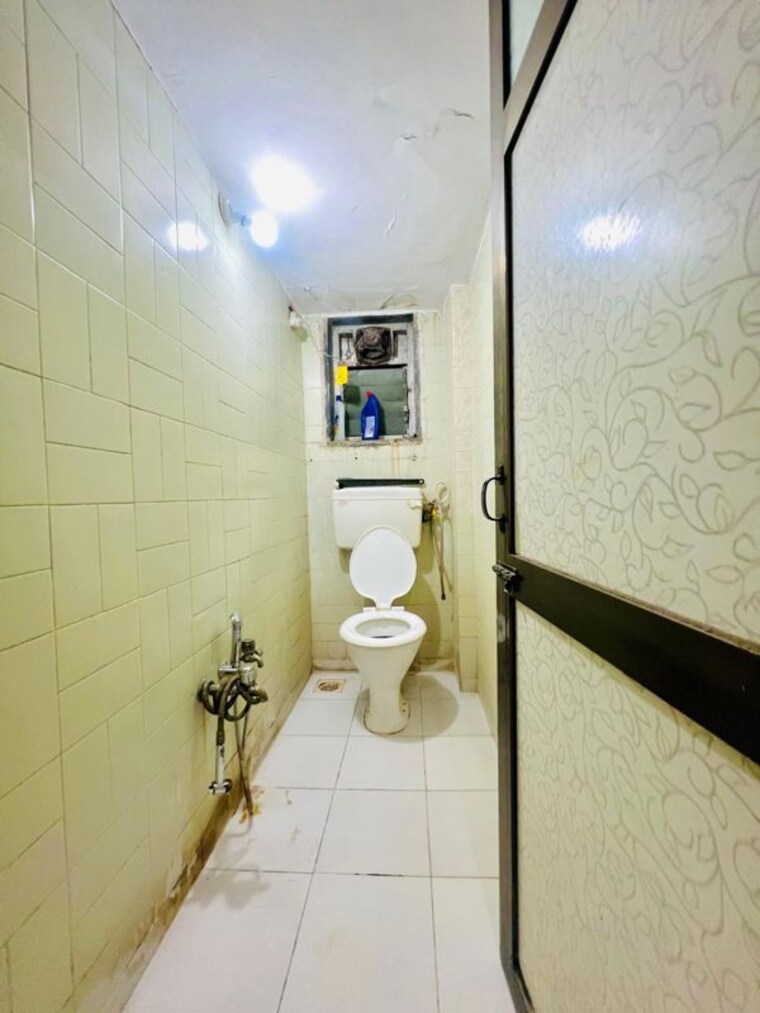 Bathroom, andheri east 1 Bedroom 470 Sq.Ft. Apartment In Andheri East Mumbai 9731216