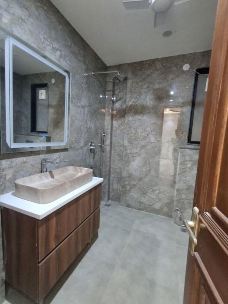 Bathroom, ansal-versalia-avante 4 Bedroom 2430 Sq.Ft. Builder Floor In Sector 67a Gurgaon 9731208