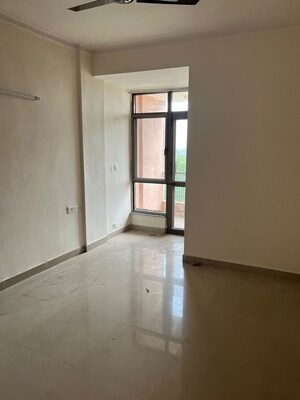 Room in 5 BHK Penthouse at Sector 27 – for Sale