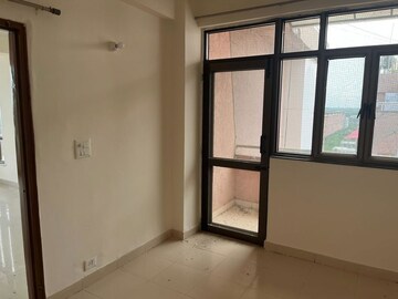Room in 5 BHK Penthouse at Sector 27 – for Sale