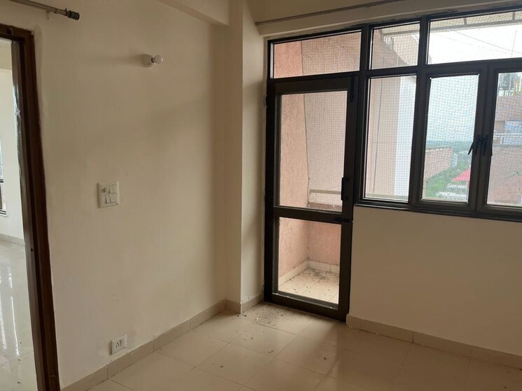 Room, sector 27 5 Bedroom 3500 Sq.Ft. Penthouse In Sector 27 Panchkula 9731218