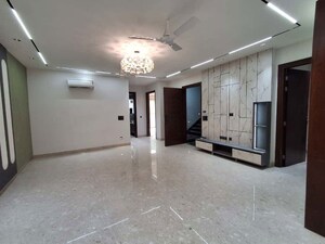 Room in 3.5 BHK Builder Floor at South City 2 – for Sale