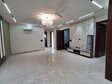 Room in 3.5 BHK Builder Floor at South City 2 – for Sale
