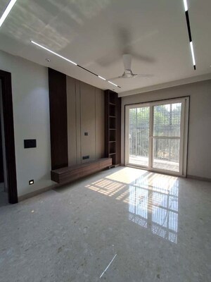 Room in 3.5 BHK Builder Floor at South City 2 – for Sale