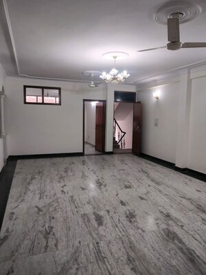 Room in 3 BHK Builder Floor at Saket – for Rent