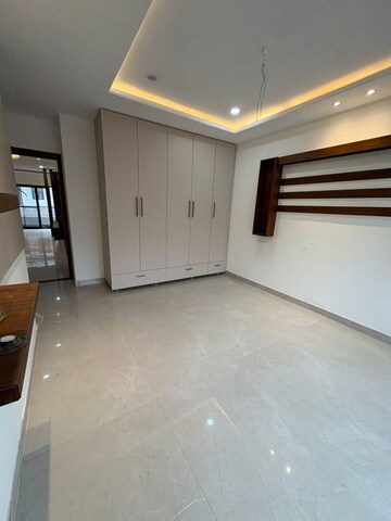 Room in 3 BHK Builder Floor at Sector 10 – for Sale