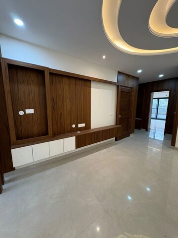 Room in 3 BHK Builder Floor at Sector 10 – for Sale