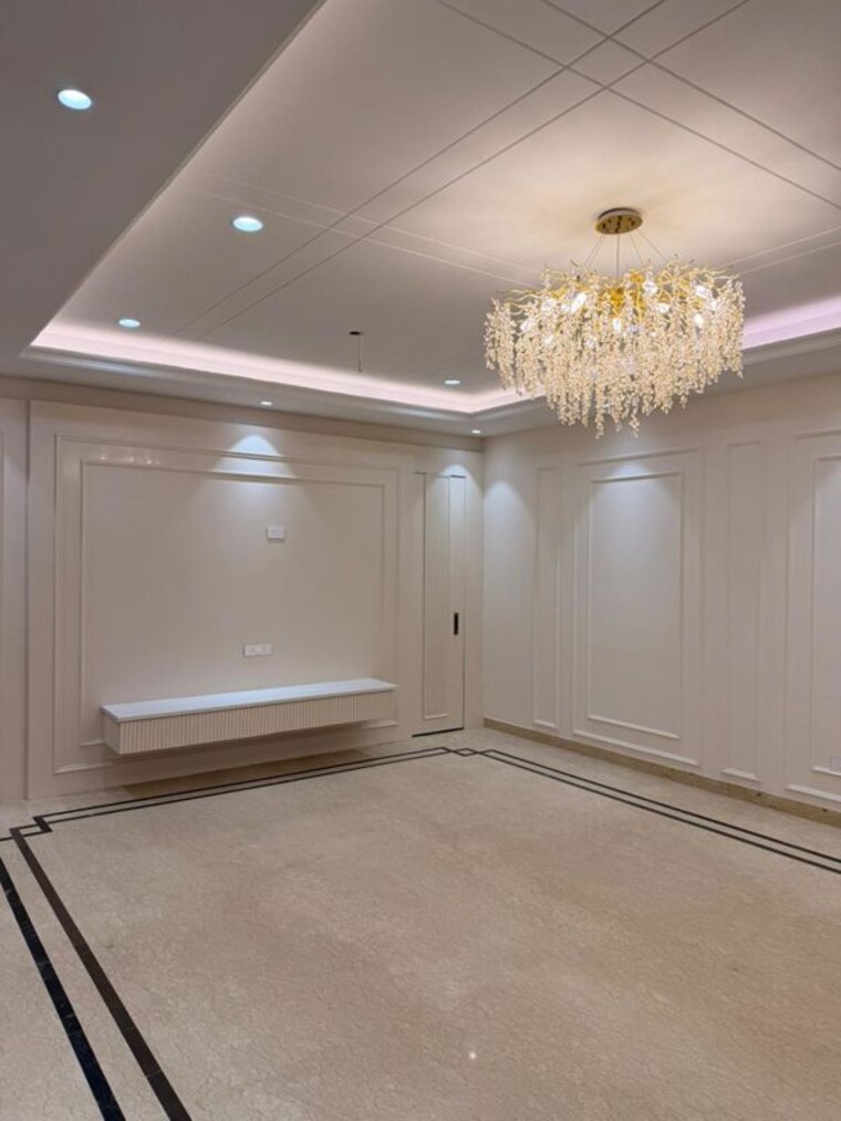 undefined, sector 12 panchkula 6+ Bedroom 350 Sq.Yd. Villa In Sector 12 Panchkula Panchkula 9731246