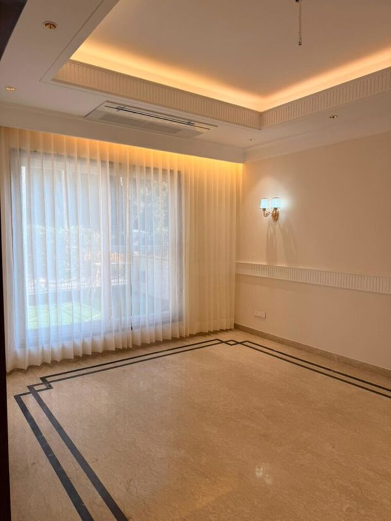 Room, sector 12 panchkula 6+ Bedroom 350 Sq.Yd. Villa In Sector 12 Panchkula Panchkula 9731246