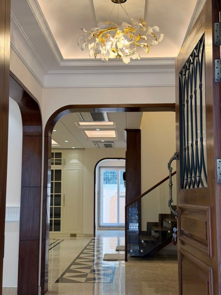 undefined, sector 12 panchkula 6+ Bedroom 350 Sq.Yd. Villa In Sector 12 Panchkula Panchkula 9731246