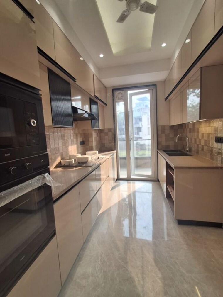 Kitchen, sushant lok iii 3.5 Bedroom 1935 Sq.Ft. Builder Floor In Sushant Lok Iii Gurgaon 9731245