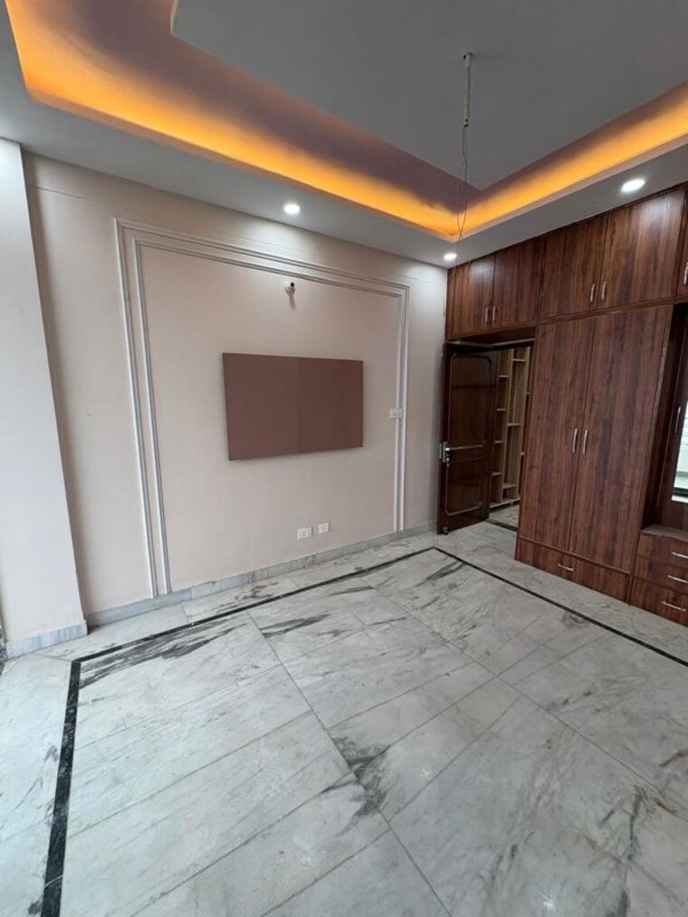 Room, sector 20 3 Bedroom 2000 Sq.Ft. Apartment In Sector 20 Panchkula 9731250