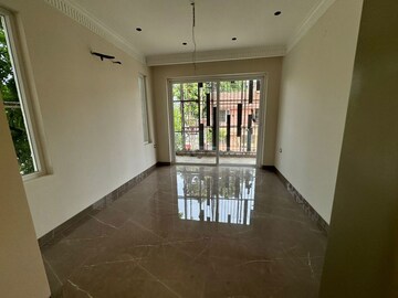 Room in 3 BHK Builder Floor at Sector 7 – for Sale