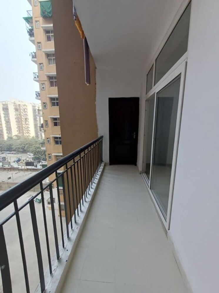 Balcony, upavp-ganga-yamuna-and-hindon-enclave 3 Bedroom 1378 Sq.Ft. Apartment In Pratap Vihar Ghaziabad 9731260