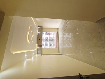 Furnished Amenities in 3.5 BHK Apartment at Rishita Mulberry Heights, Sushant Golf City – for Rent