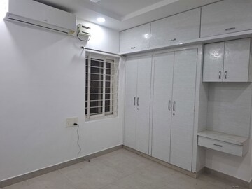 Room in 3 BHK Apartment at Banjara Hills – for Rent