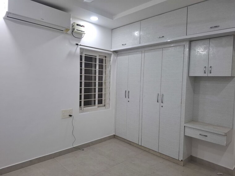 Room, banjara hills 3 Bedroom 2000 Sq.Ft. Apartment In Banjara Hills Hyderabad 9731270