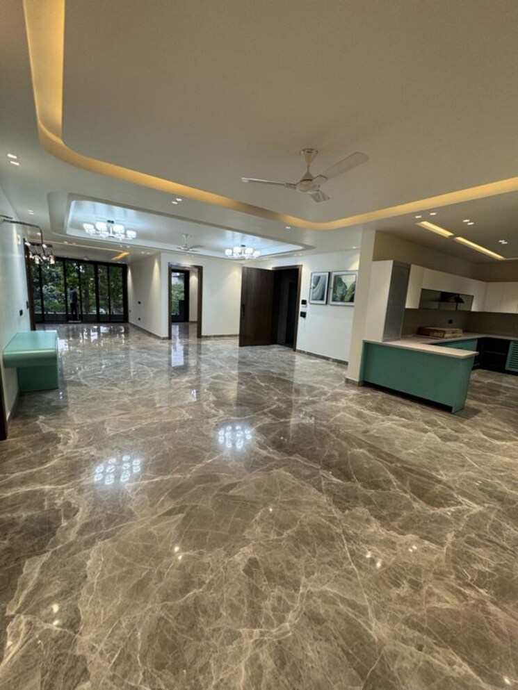  Parking, sector 48 4 Bedroom 4518 Sq.Ft. Builder Floor In Sector 48 Gurgaon 9731279