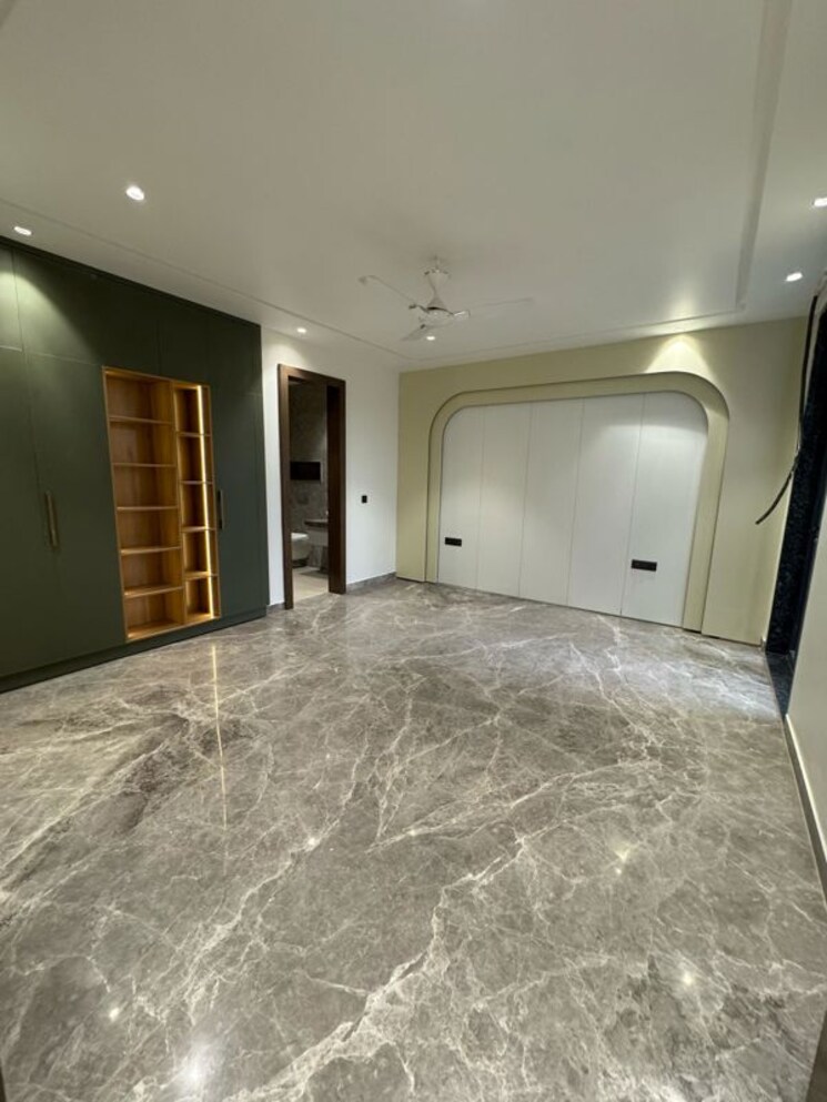 Room, sector 48 4 Bedroom 4518 Sq.Ft. Builder Floor In Sector 48 Gurgaon 9731279