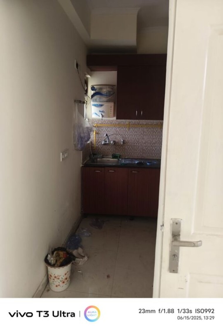 Bathroom, maxblis-grand-wellington 1 Bedroom 615 Sq.Ft. Apartment In Sector 75 Noida 9731285