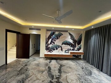 Parking in 5 BHK Villa at SS The Hibiscus, Sector 50 – for Rent