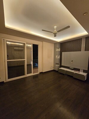 Room in 3 BHK Builder Floor at Sushant Lok 3, Sector 57 – for Rent