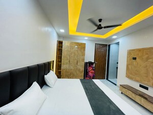 Bedroom in 1 RK Builder Floor at South City Arcade, Sector 41 – for Rent