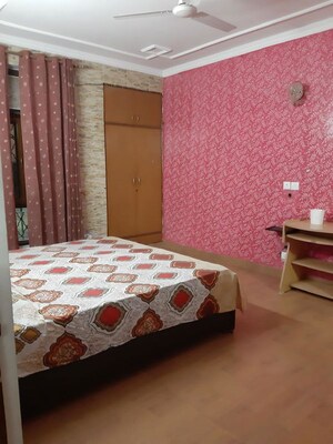 Bedroom in 2 BHK Builder Floor at Ardee Mall, Sector 52 – for Rent