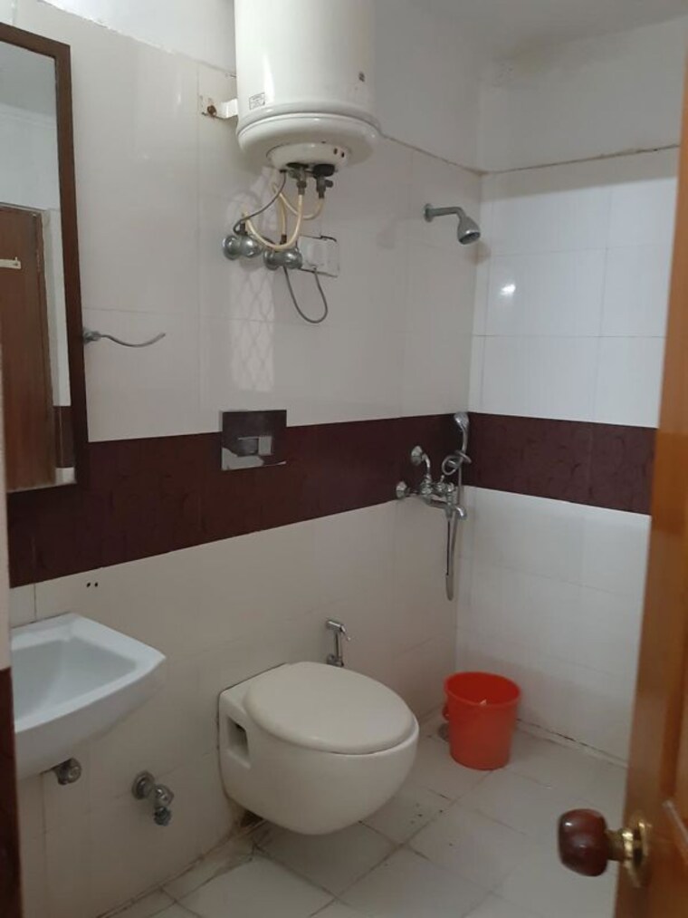 Master Bedroom, ardee-mall 2 Bedroom 1300 Sq.Ft. Builder Floor In Sector 52 Gurgaon 9731348