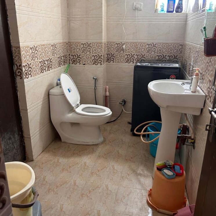 Bathroom, gomti nagar Pg For Girls In Gomti Nagar 9731365