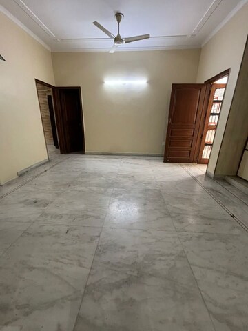 Room in 3 BHK Builder Floor at Sector 47 – for Rent