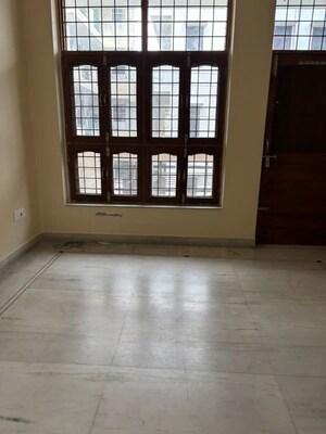 Room in 3 BHK Builder Floor at Sector 47 – for Rent