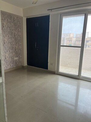 Room in 2.5 BHK Apartment at Urbtech Hilston, Sector 79 – for Rent