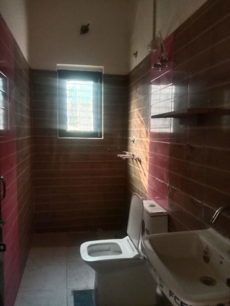 Bathroom, rwa-apartments-sector-72 3 Bedroom 3200 Sq.Ft. Independent House In Sector 72 Noida 9731403