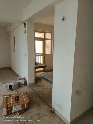 Building Lobby in 2.5 BHK Apartment at Grand Omaxe, Gomti Nagar – for Sale