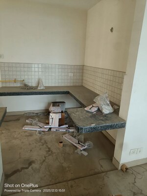 Team Area in 2.5 BHK Apartment at Grand Omaxe, Gomti Nagar – for Sale