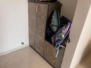 Furnished Amenities in 2 BHK Apartment at Majestique Towers, Kharadi – for Rent