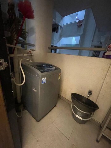 Master Bedroom in 2 BHK Apartment at Majestique Towers, Kharadi – for Rent