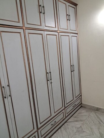 Room in 4 BHK Independent House at Sector 4 – for Sale