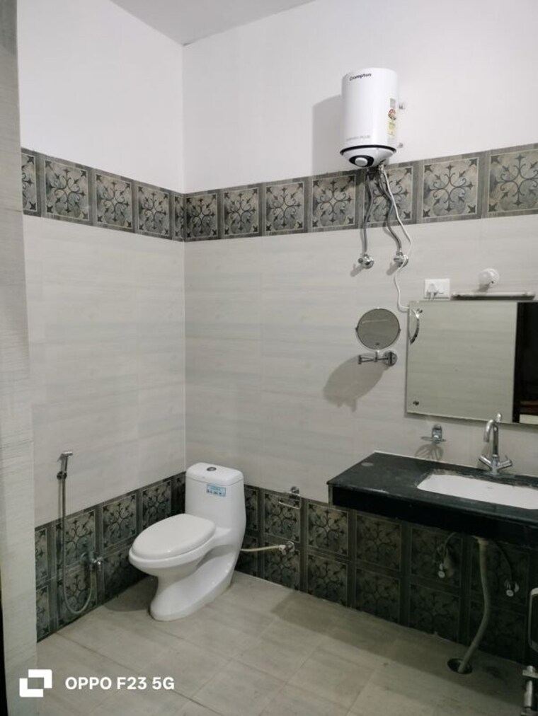 Bathroom, gomti nagar 3 Bedroom 3200 Sq.Ft. Builder Floor In Gomti Nagar Lucknow 9731522