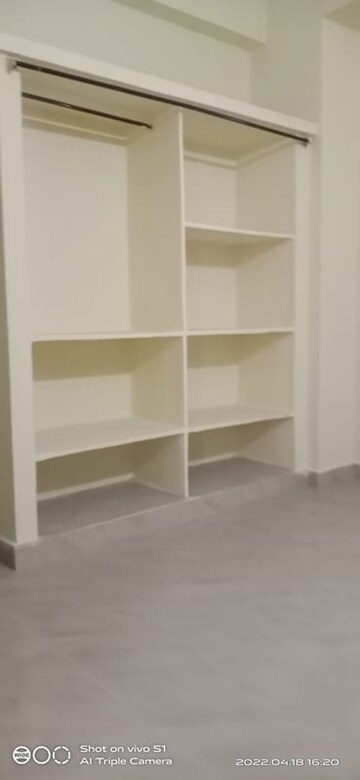 Room in 1 BHK Builder Floor at Begumpet – for Rent