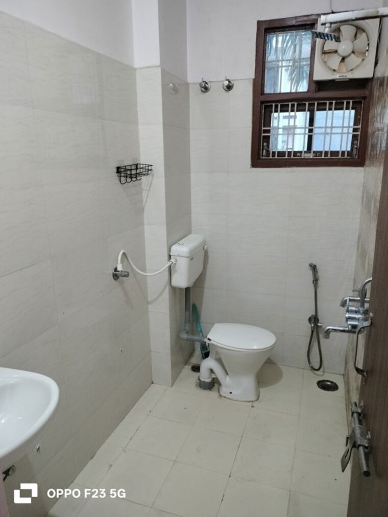 Bathroom, gomti nagar 2 Bedroom 3200 Sq.Ft. Builder Floor In Gomti Nagar Lucknow 9731537