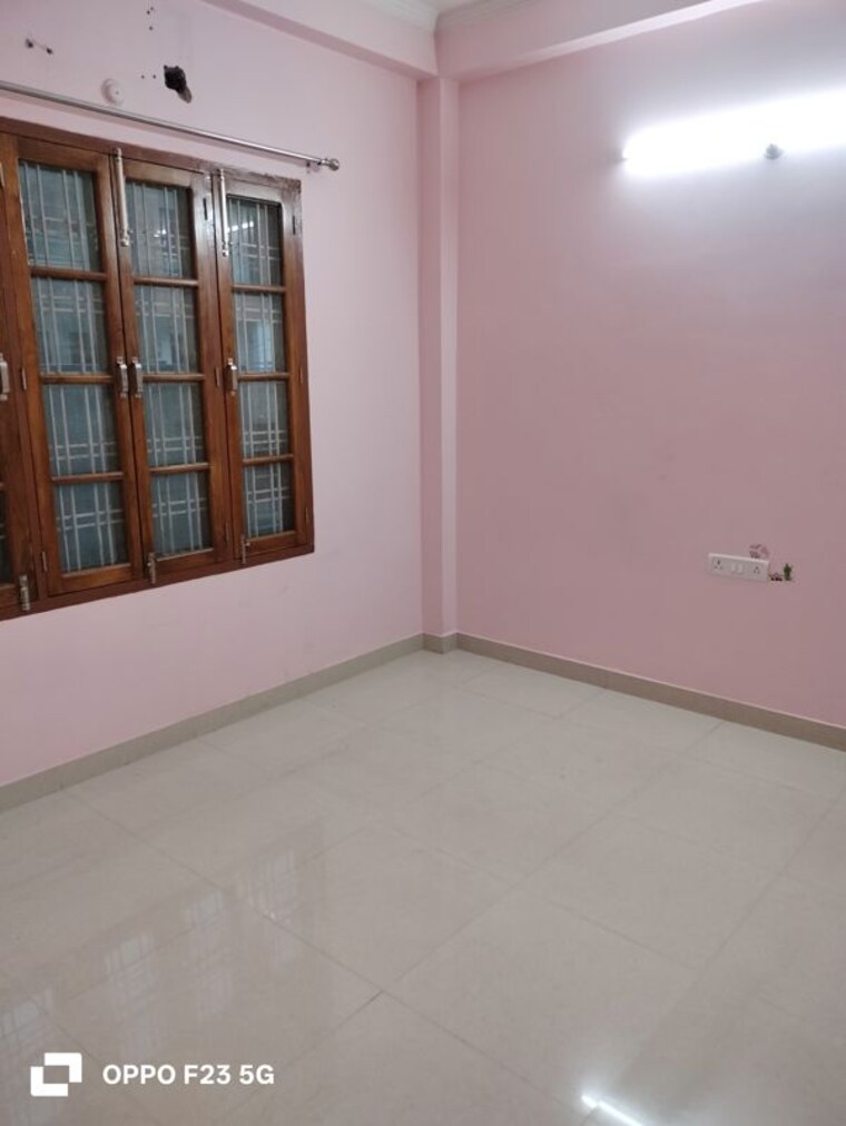 Room, gomti nagar 2 Bedroom 3200 Sq.Ft. Builder Floor In Gomti Nagar Lucknow 9731537