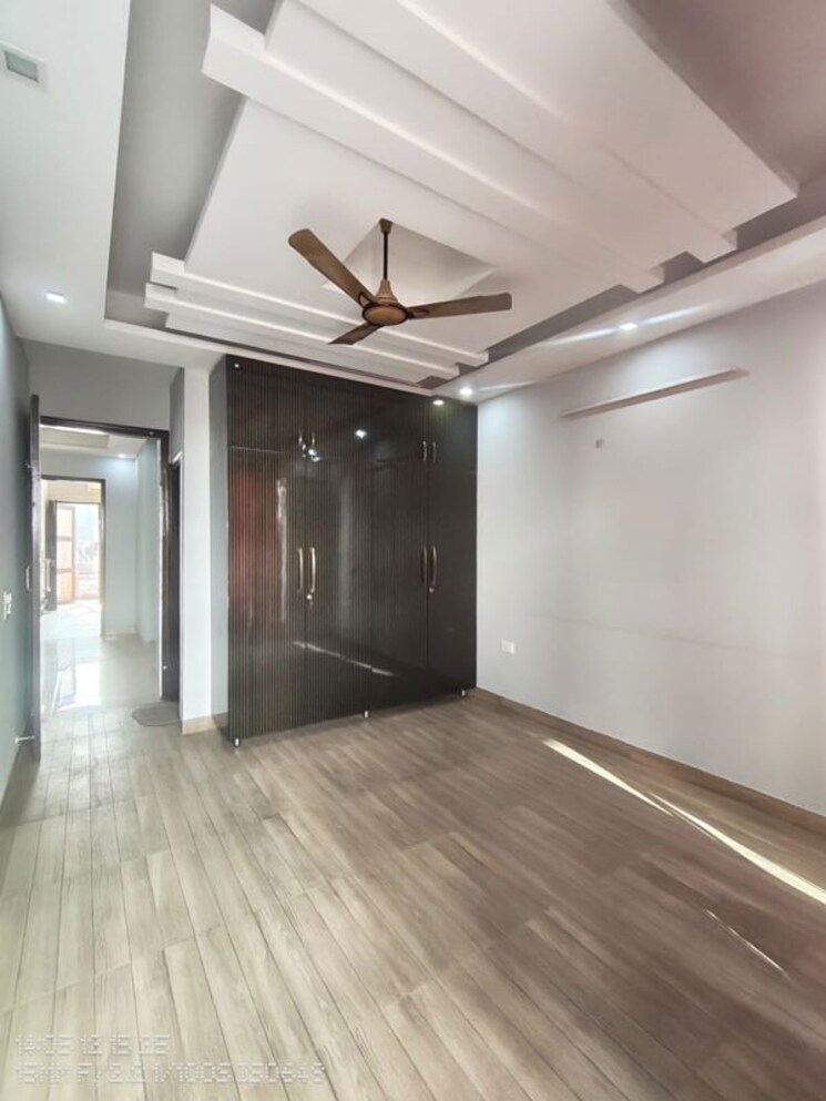 Room, sector 40 3 Bedroom 2200 Sq.Ft. Builder Floor In Sector 40 Gurgaon 9731611