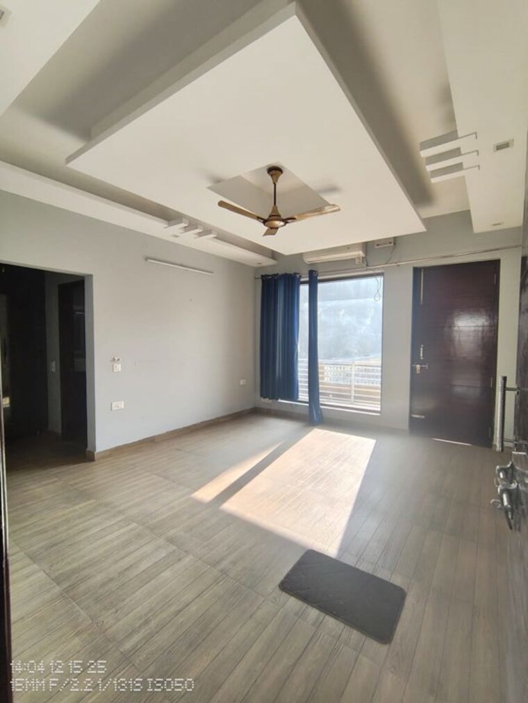 Room, sector 40 3 Bedroom 2200 Sq.Ft. Builder Floor In Sector 40 Gurgaon 9731611