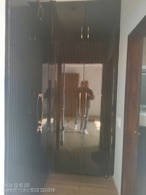 Building Lobby in 3 BHK Builder Floor at Sector 40 – for Rent