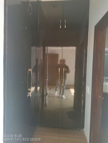 Building Lobby in 3 BHK Builder Floor at Sector 40 – for Rent